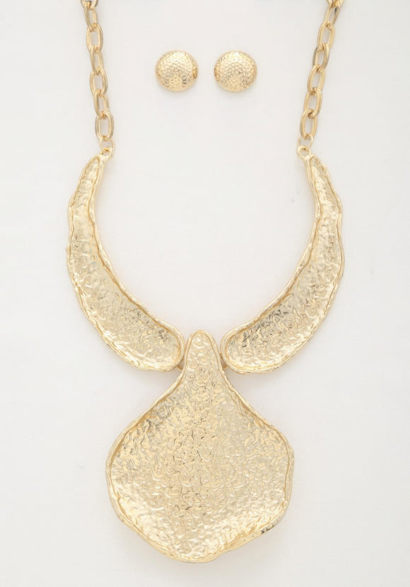 Textured Oversized Metal Necklace